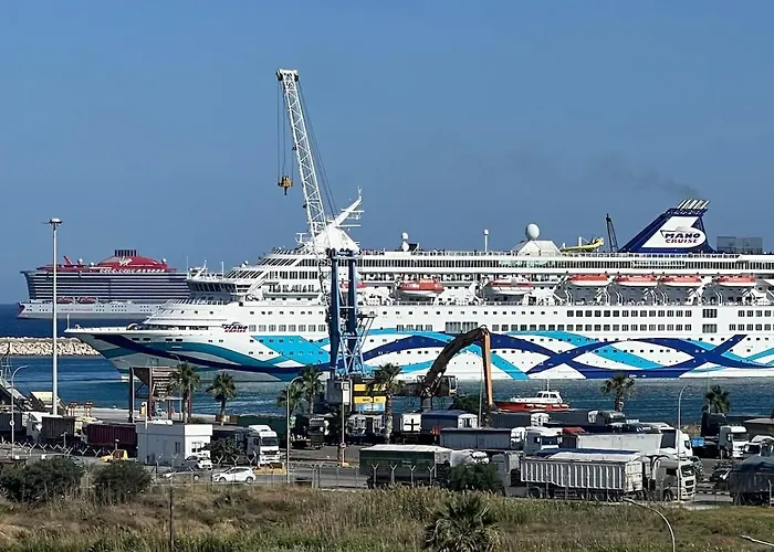 Sea View Ларнака